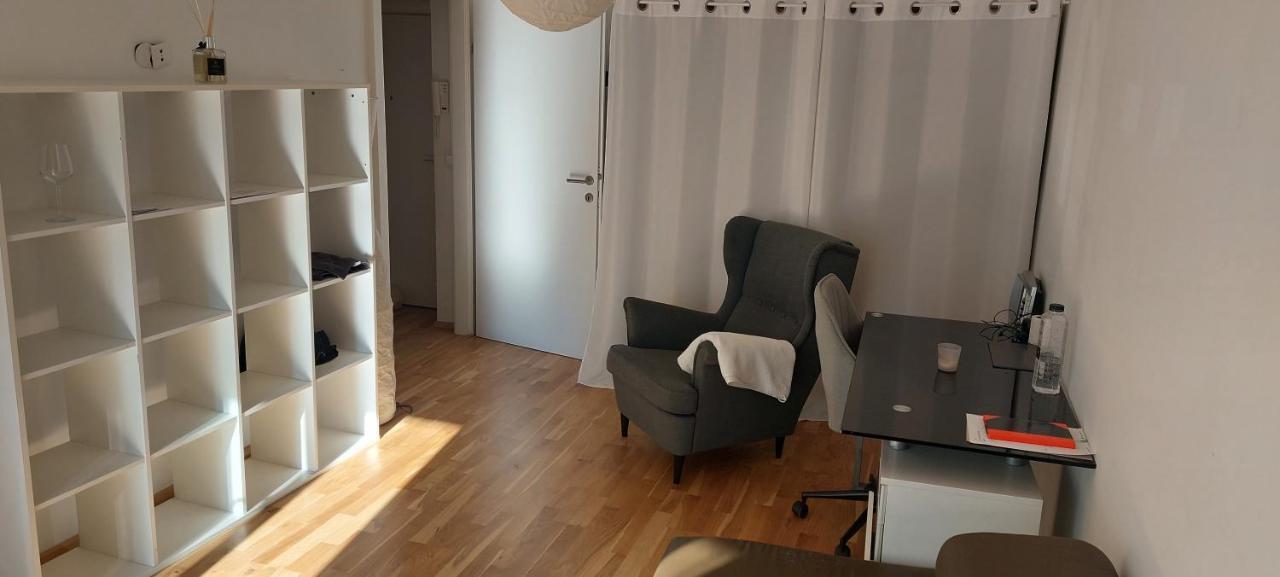 Schone Wohnung Mit Balkon Vienna Exterior photo