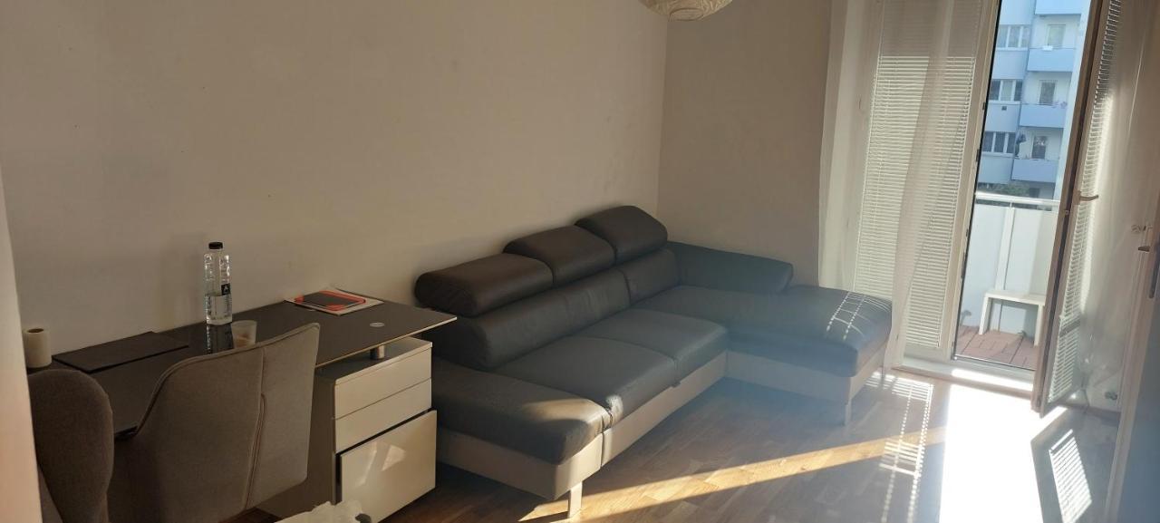 Schone Wohnung Mit Balkon Vienna Exterior photo